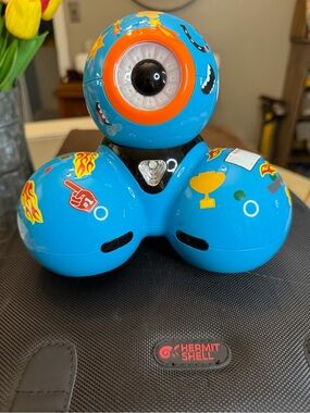 Dash Kids Robot with Case and LOTS of Accessories